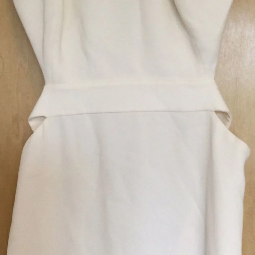 Halston Heritage Cutout Back Halter Gown - Picture 4 of 10